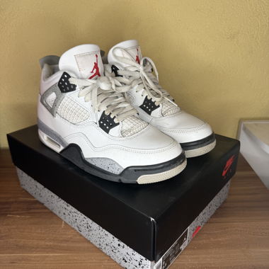 Nike Air Jordan 4 Retro