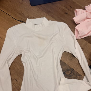 Weisses Kragenshirt (Preis inclusive Versand)