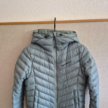Peak Performance Damen Frost Down Hood Daunenjacke