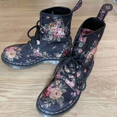 Blumen Doc Martens