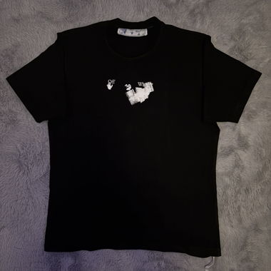 Off-White T-shirt L