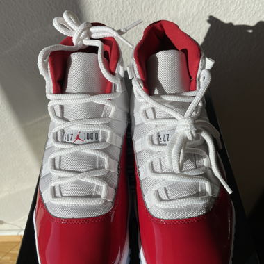 Jordan 11 retro 2022 colorazione Cerise