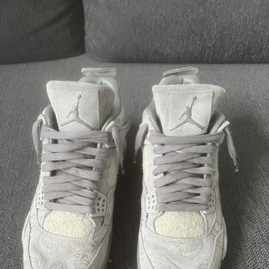 Jordan 4 Kaws