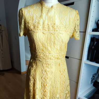 Yellow lace dress - size 36 - worn once  