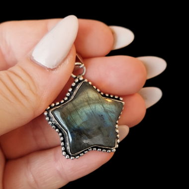 Ciondolo "stella" in labradorite naturale