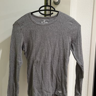 Grey longsleeve