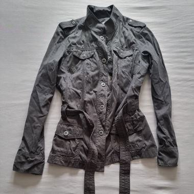 Taillierte Sommerjacke