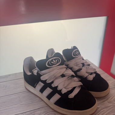Adidas campus