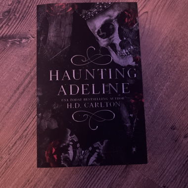 Libro Haunting Adeline