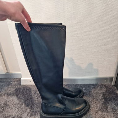 Black Knee Boots