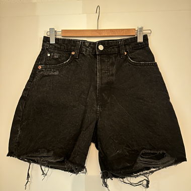 H&M black denim bermuda shorts EU 36