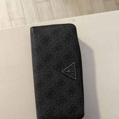 Guess wallet 
