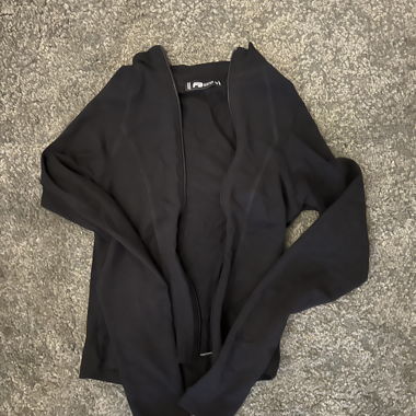 Schwarzes Zip-Jäcklein