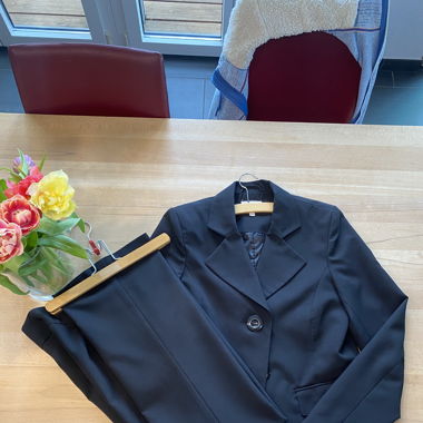 Classic suit/ blazer &trousers