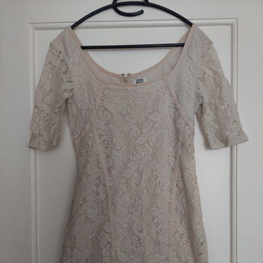 Robe dentelle crème