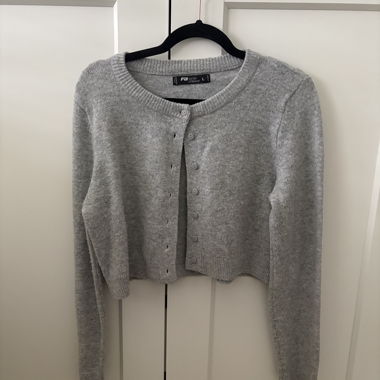 Grey knitted cropped cardigan