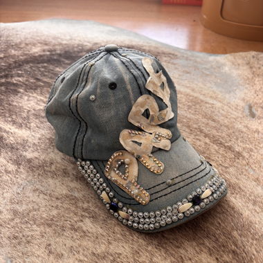 Cappellino in denim con pietre