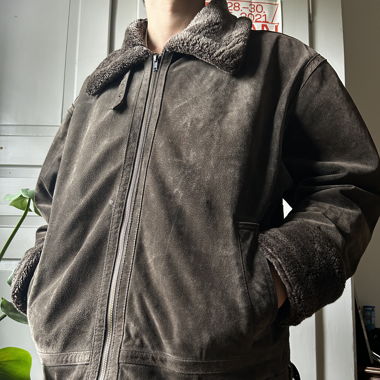 Dicke Winter-Lederjacke, gefüttert mit Kragen