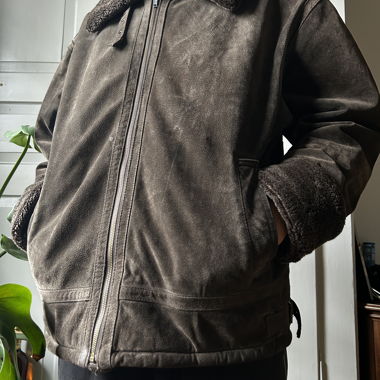 Dicke Winter-Lederjacke, gefüttert mit Kragen