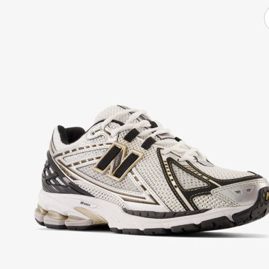 New Balance / 38.5
