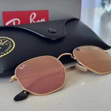 Lunettes de soleil Ray-Ban avec étui