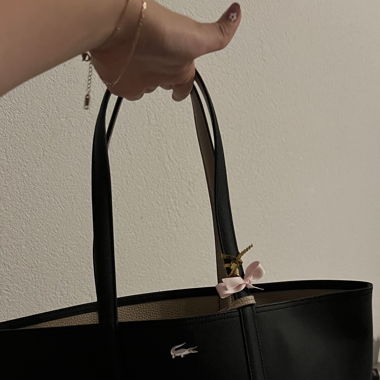 Lacoste Handtasche praktisch für Schule