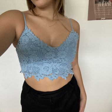 Blaues Crop-Top