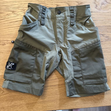 Shorts RevolutionRace in khaki con tasche