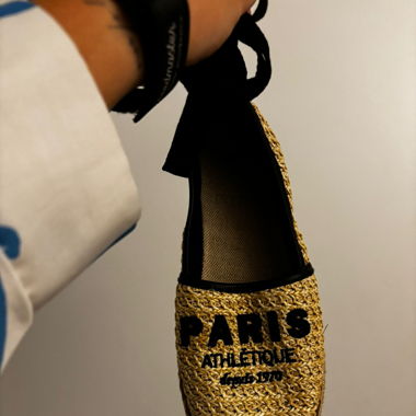Ballerina sandals with „Paris“ embroidery 
