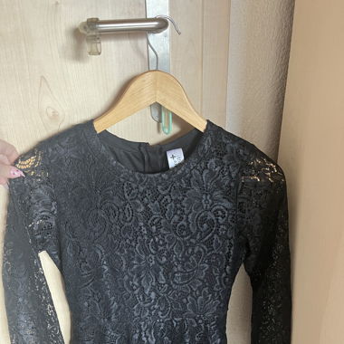 Robe en dentelle noire 