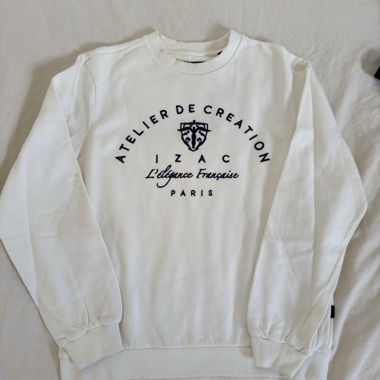 IZAC white sweatshirt
