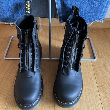 Stivali Dr Martens 1460 Pascal con zip frontale