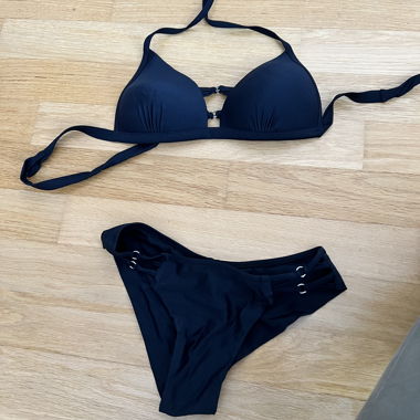 Black bikini S