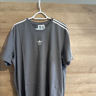 Adidas T-Shirt