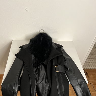 Jacke mit Kunstpelz