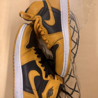 Air Jordan 1 Mid Giallo Nero