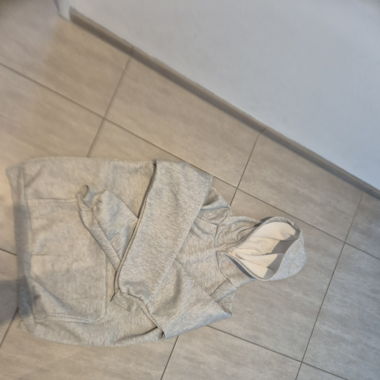 Grey Hoodie (6pm)