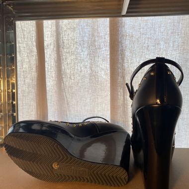 Zeppe platform nere con borchie Galliano nuove 39