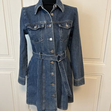Abito con cintura in stile giacca di jeans