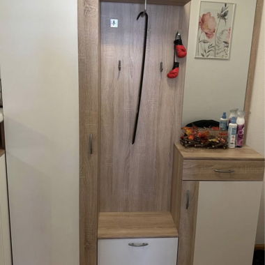 Flur-Garderobe mit Spiegel
