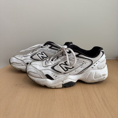 New Balance 452 weiss/schwarz - Grösse 37.5