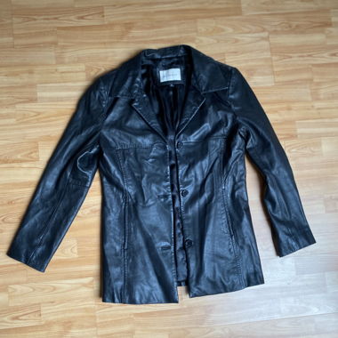 schwarze Lederjacke/-blazer