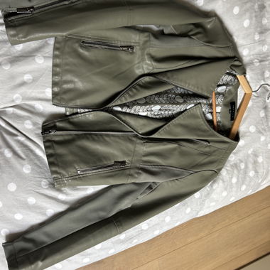 Khaki-Kunstleder-Bikerjacke
