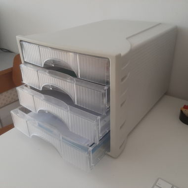 Cassettiera portaoggetti con 4 cassetti