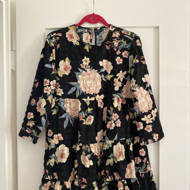 Zara Kleid Gr. M 