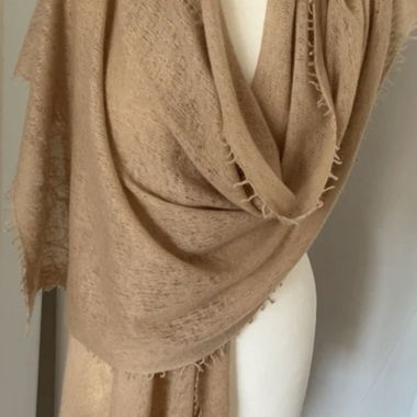 Sciarpa CASHMERE Beige NUOVA, con frange