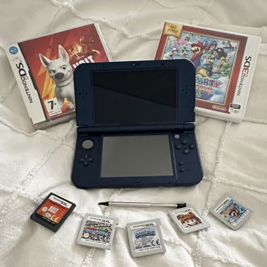 Nintendo 3DS xl, 5 jeux et un stylet ajustable