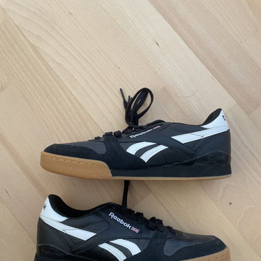 Reebok black sneakers 