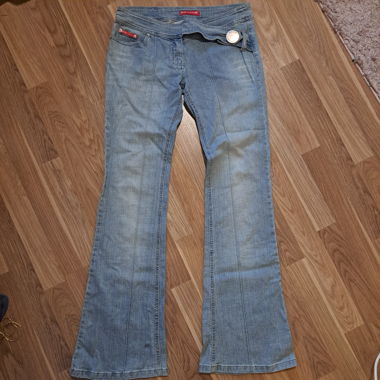 Lowrise bootcut jeans