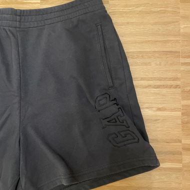 GAP grey shorts